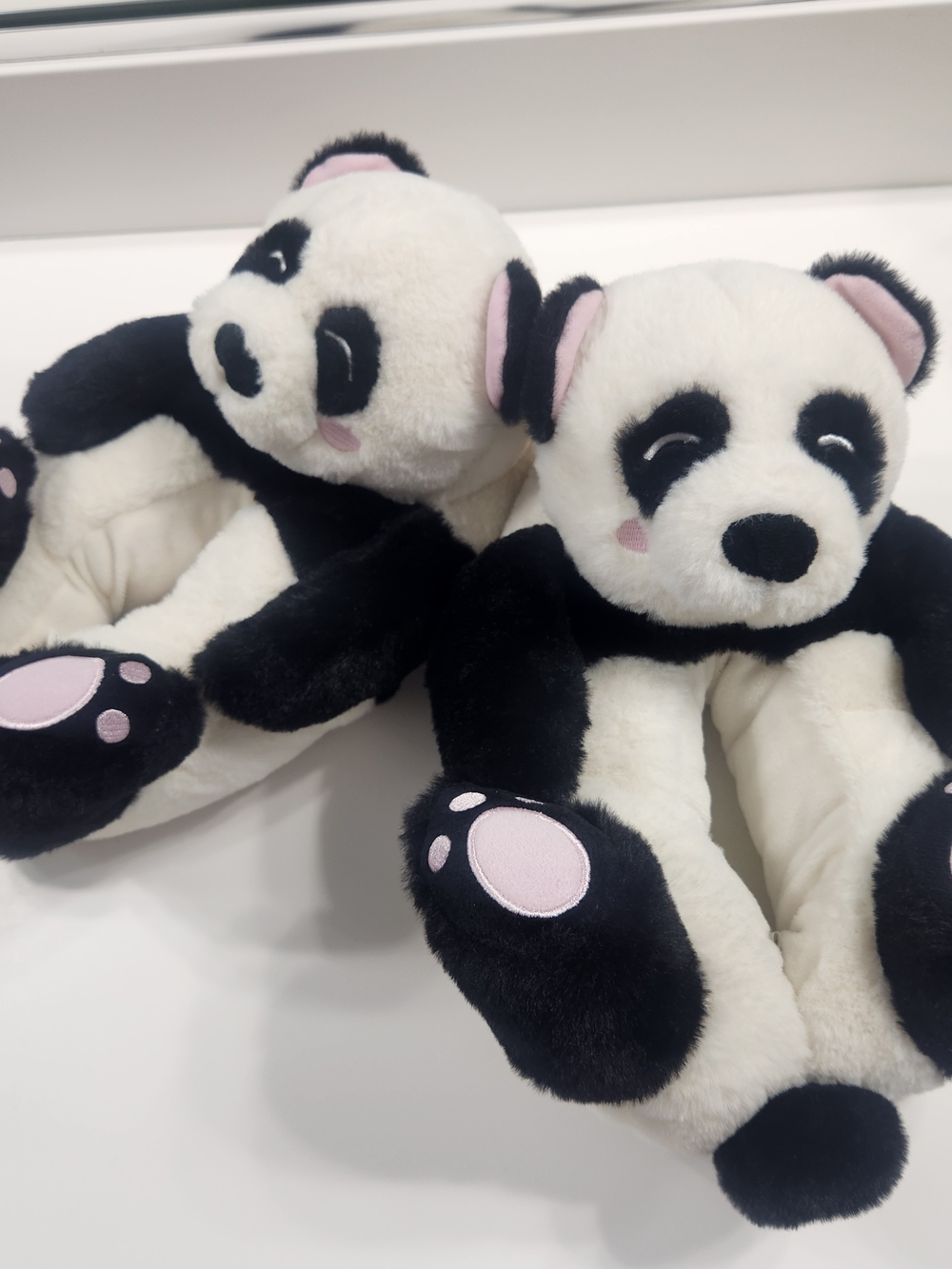 Feetmoji Women's Plush Animal Slippers Panda Plush Slippers size 7-8